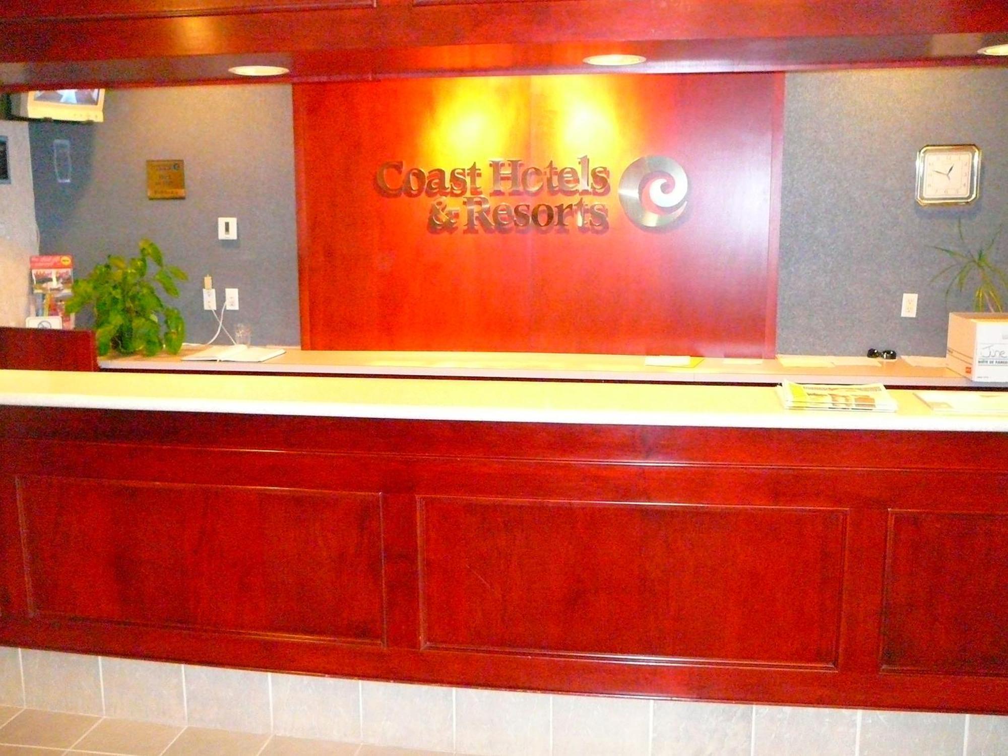 Coast Abbotsford Hotel & Suites Exterior photo